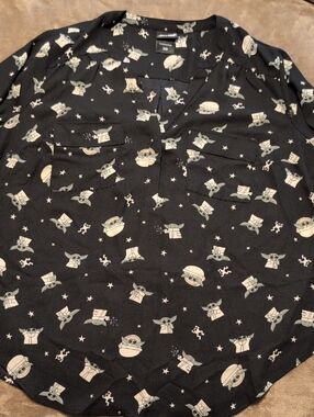 Torrid Star Wars Black Grogu Print Chiffon Blouse Size 00 (10)